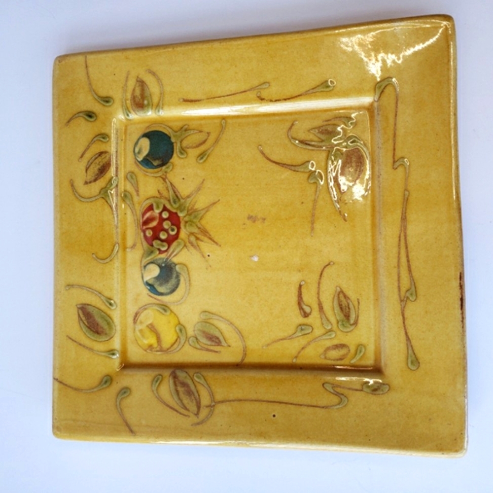 T Comme Terre de Provence Made in France hand painted & glazed terracotta plate